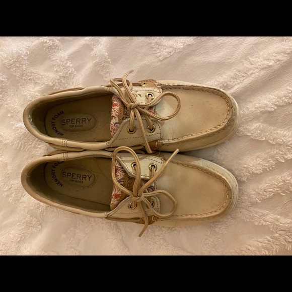 Sperry - Picture 2 of 4